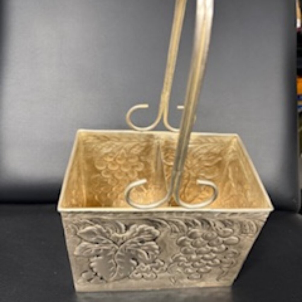 Metal Wine Carrier